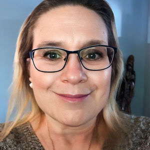 Meet your Posher, Eileen